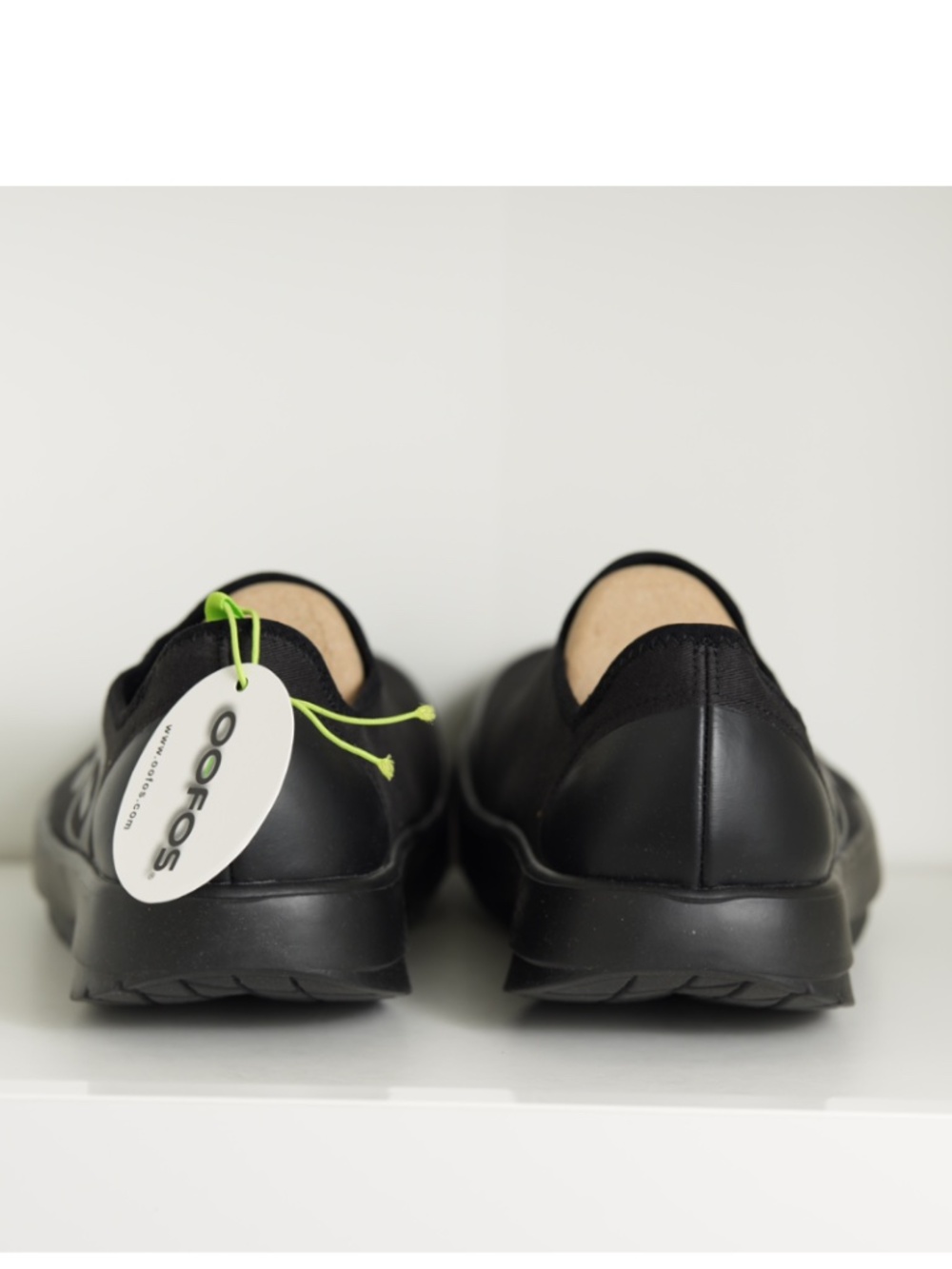 $149 Oofos Mens Oomg eeZee Low Black Comfort Recovery Slip On Shoes US 11 - Picture 4 of 7